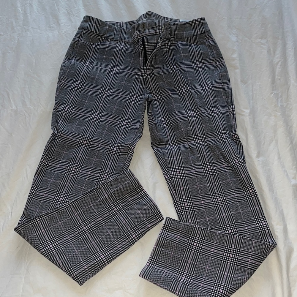Old-navy pixie pants size 6